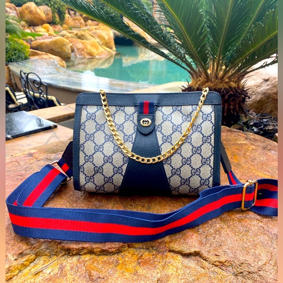 Rare authentic 70’s GUCCI stunner bag ! Crossbody or clutch this purse is it - Picture 1 of 15